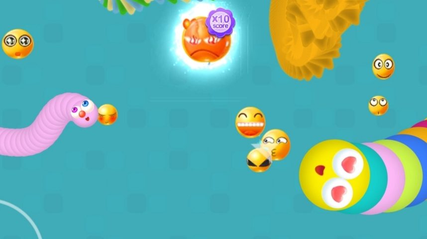 Screenshot 1: Worms Dash.io - snake zone