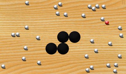 Screenshot 9: Roll Balls into a hole